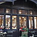 Le café restaurant vu de l'extérieur